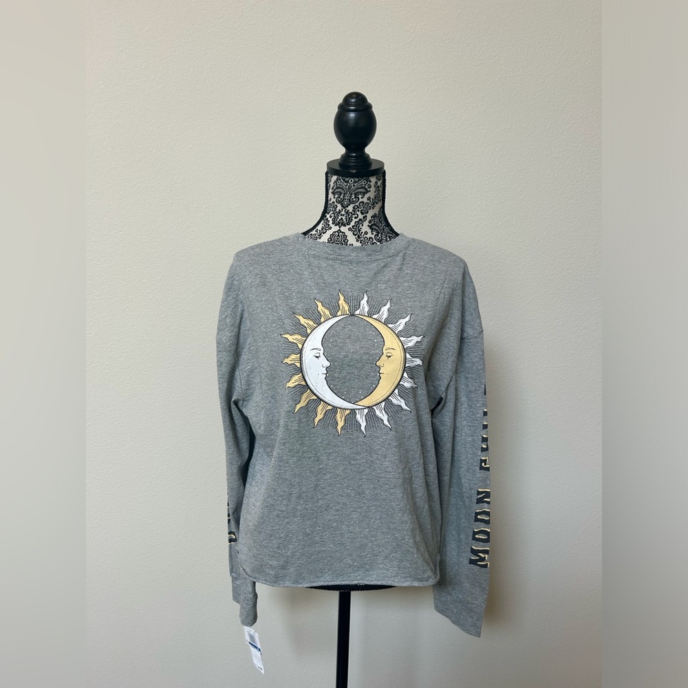 Rebellious One Heather Gray Sun And Moon Printed Top XL